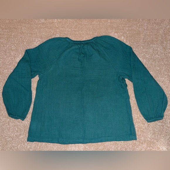Beautiful V-Neck Long Sleeve - Picture 2 of 6